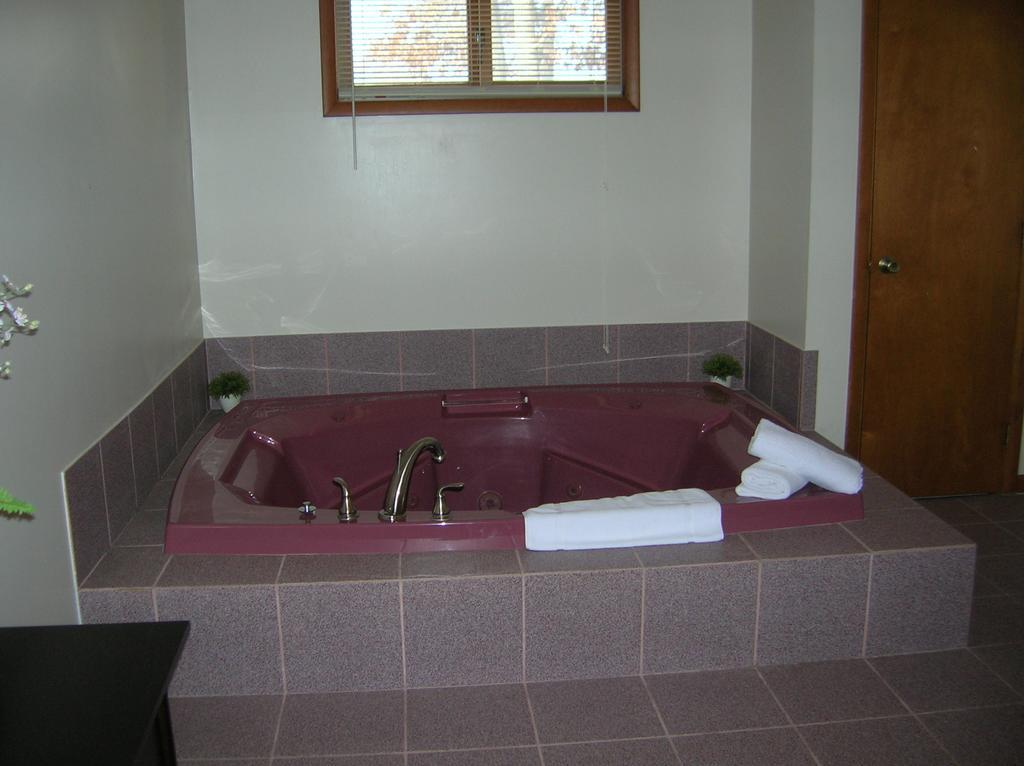 Camp Inn Lodge Oscoda Стая снимка