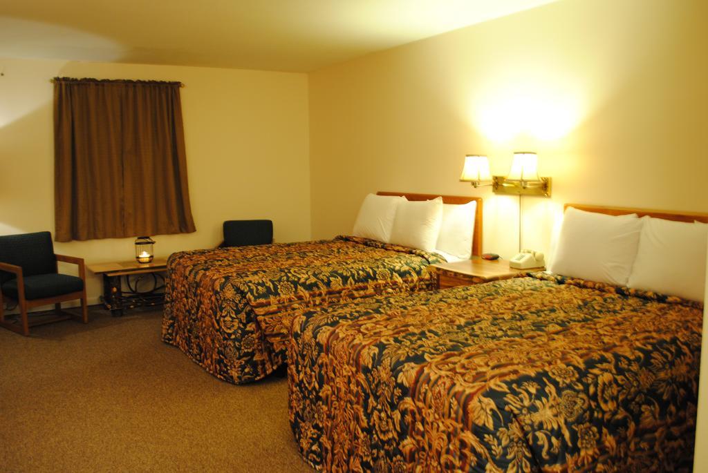 Camp Inn Lodge Oscoda Стая снимка