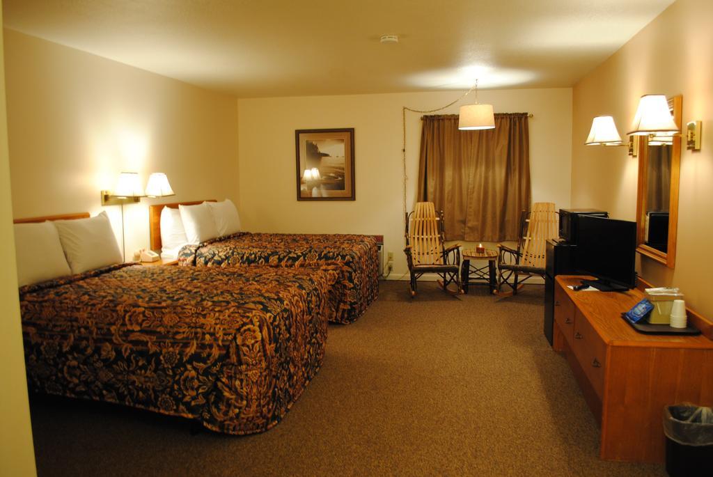 Camp Inn Lodge Oscoda Екстериор снимка