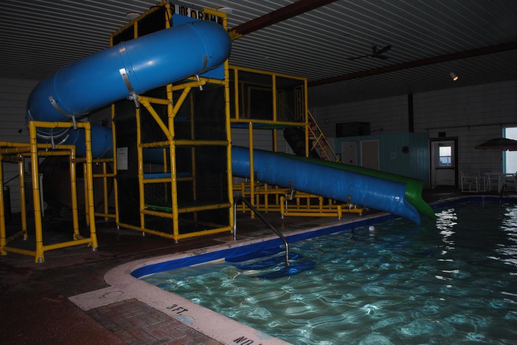Camp Inn Lodge Oscoda Екстериор снимка